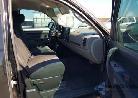 2010 Chevrolet Silverado 1500 Ls из США, поврежденный, VIN 1GCSCREA2AZ187079